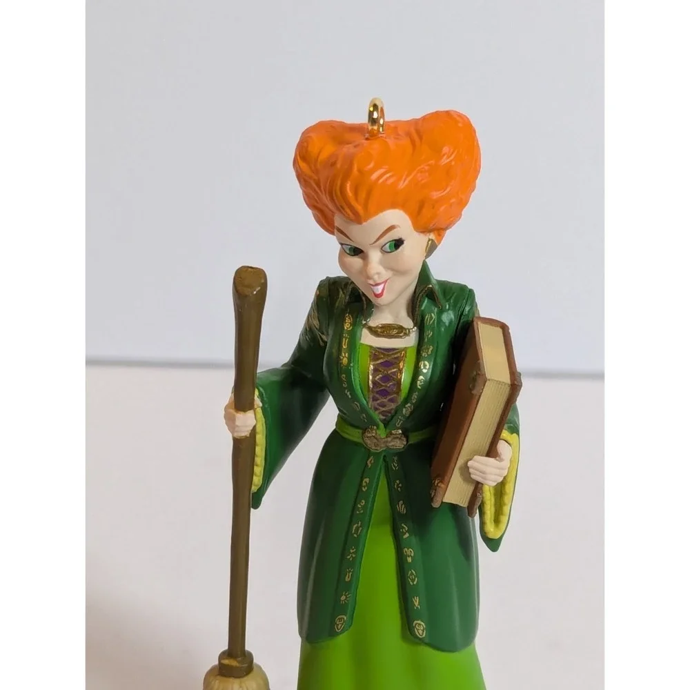 Hallmark 2021 Disney Hocus Pocus Winifred‎ Sanderson Ornament